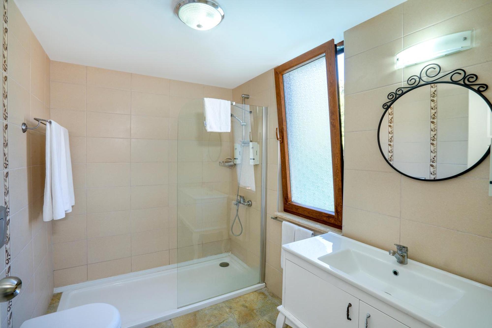 Alya Villa Butik Hotel تورونشْ المظهر الخارجي الصورة