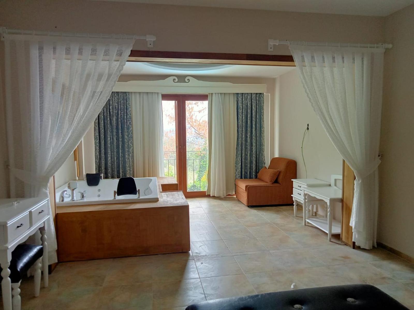 Alya Villa Butik Hotel تورونشْ المظهر الخارجي الصورة
